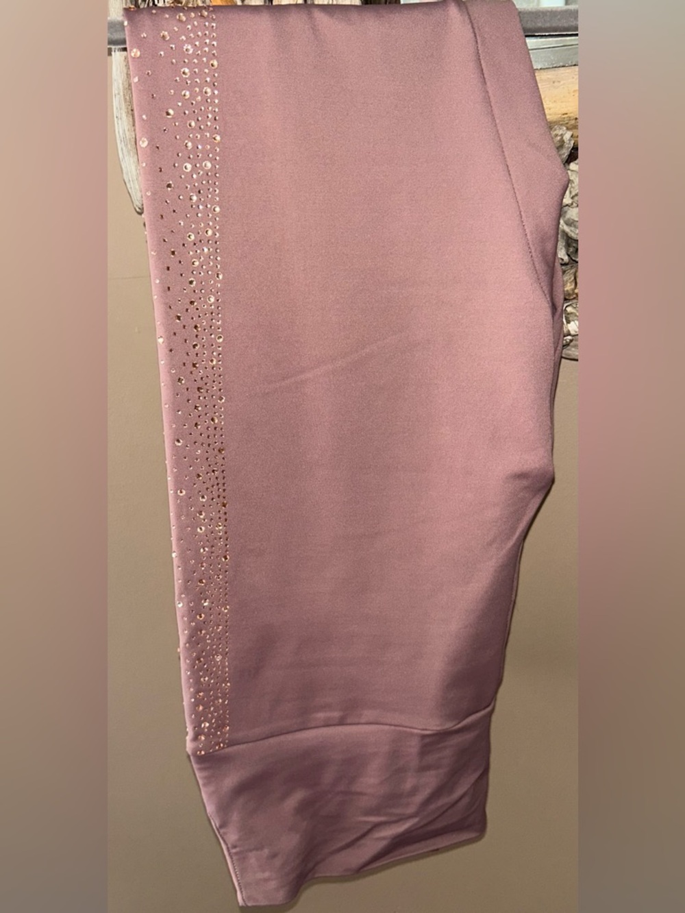 LUXEIT Women’s Blush Pink Embellished Leggings. Size XL. Excellent condition